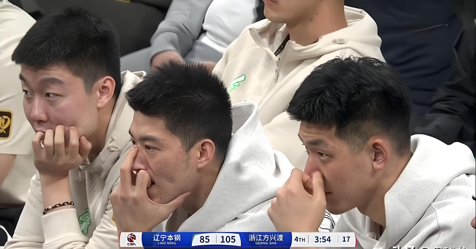 比赛结果揭晓后，球迷情绪起伏不定的简单介绍